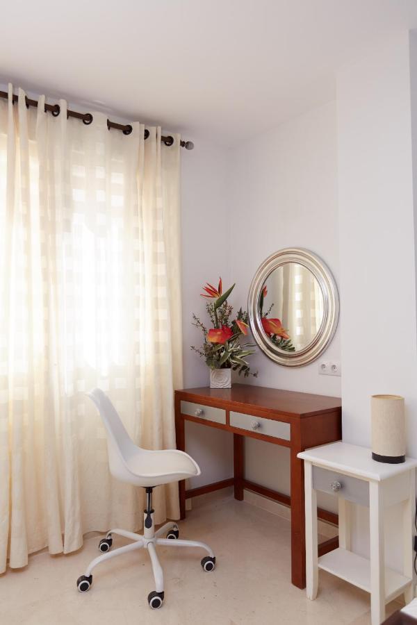 Apartamentos Anfiteatro Бенидорм Экстерьер фото
