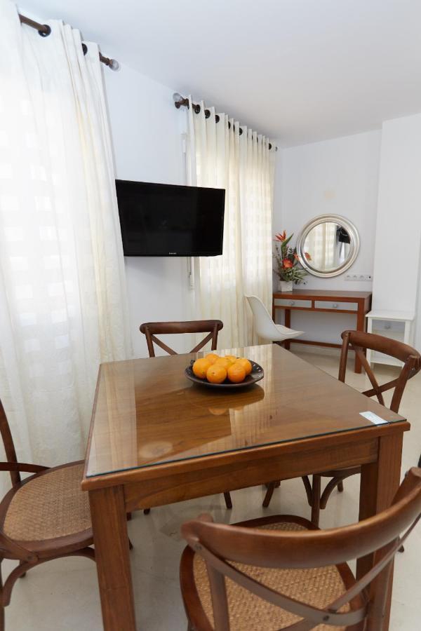 Apartamentos Anfiteatro Бенидорм Экстерьер фото