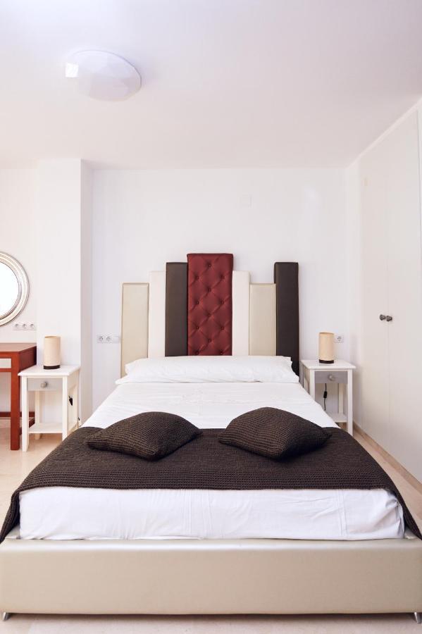 Apartamentos Anfiteatro Бенидорм Экстерьер фото