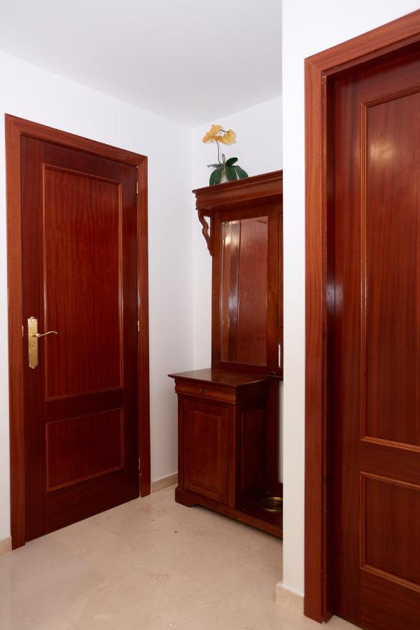Apartamentos Anfiteatro Бенидорм Экстерьер фото