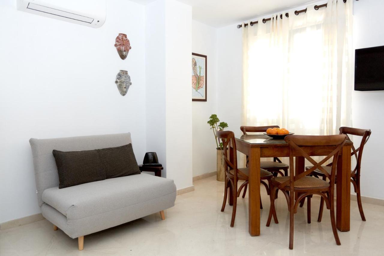 Apartamentos Anfiteatro Бенидорм Экстерьер фото
