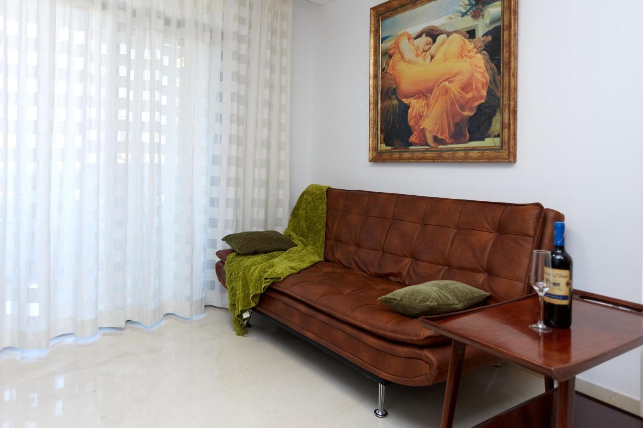 Apartamentos Anfiteatro Бенидорм Экстерьер фото
