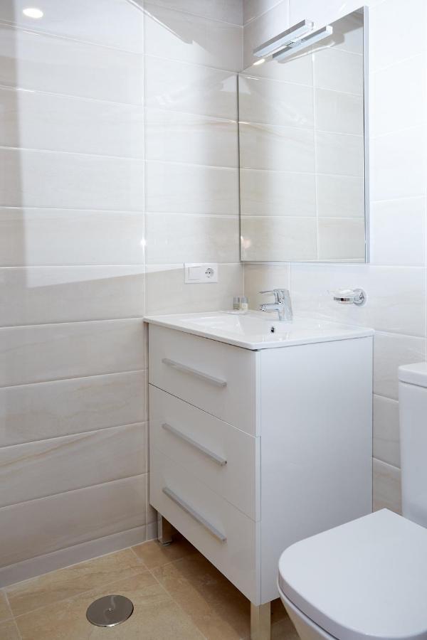 Apartamentos Anfiteatro Бенидорм Экстерьер фото